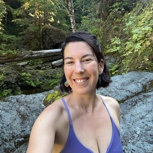 Meet your Posher, Caitlin